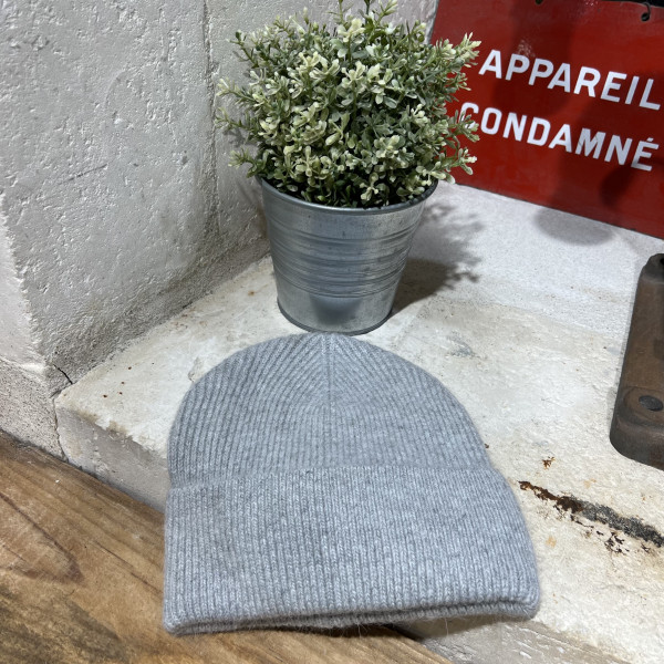 Bonnet côtelé gris clair