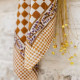 Foulard damier caramel