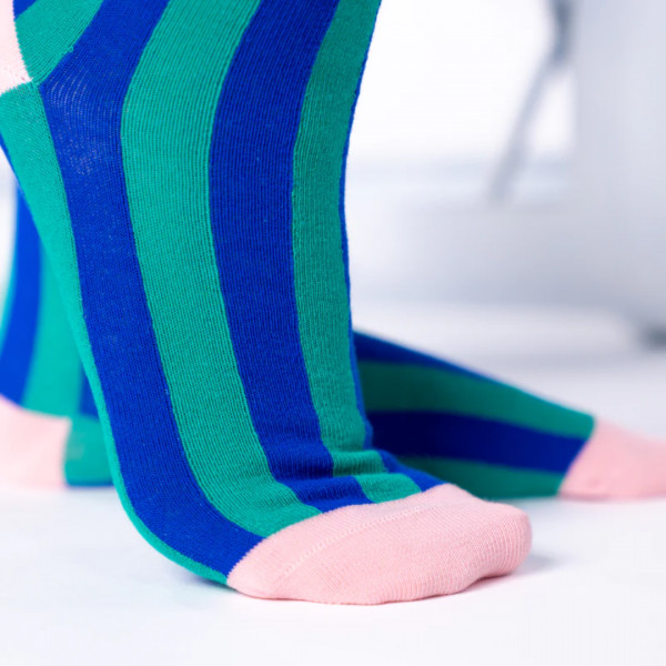 Des chaussettes femme en coton peigné aux rayures vert Mojito. Style rafraîchissant et confort au top, à découvrir sur Coquerico